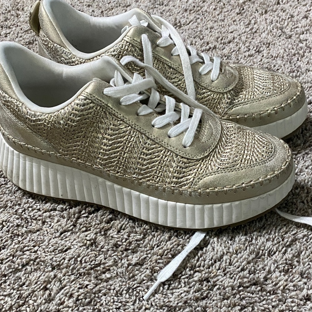 Universal Thread Gold Woven Platform Lace-Up Sneakers